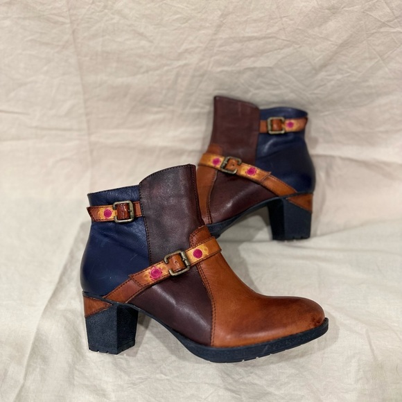 L’Artiste Spring Step Bootie - Picture 5 of 11